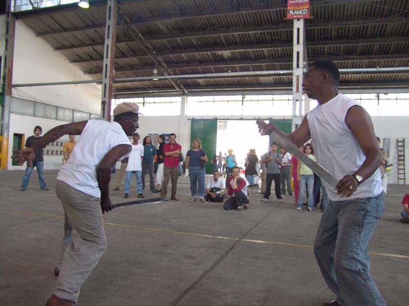 Proyecto escuela de esgrima con machete de Puerto Tejada