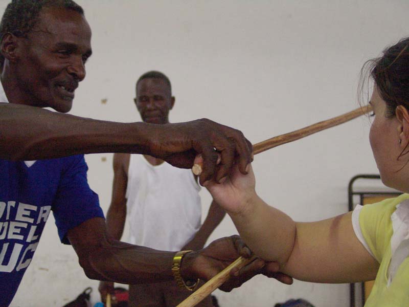 PROYECTO DE ESCUELA CON MACHETE DE PUERTO TEJADA