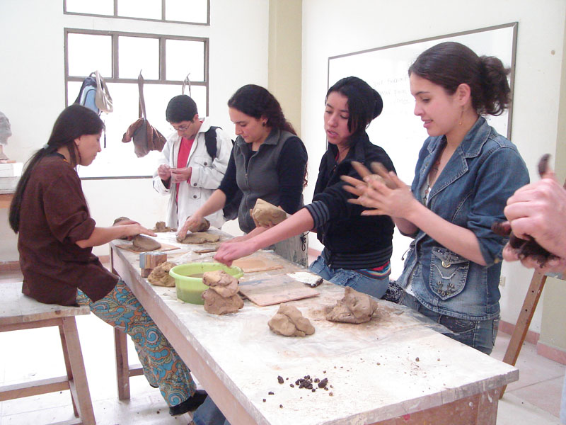 Estudiantes de Licenciatura en Artes, estudiantes para Maestría en Artes, profesores universitarios, Universidad de Nariño, Pasto, Nariño